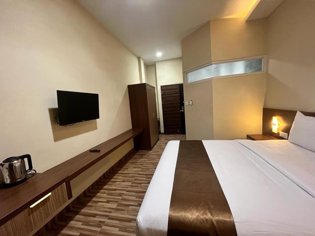 T Hotel Kualanamu Lubukpakam Kültér fotó